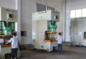 Punch machines 125-315 ton